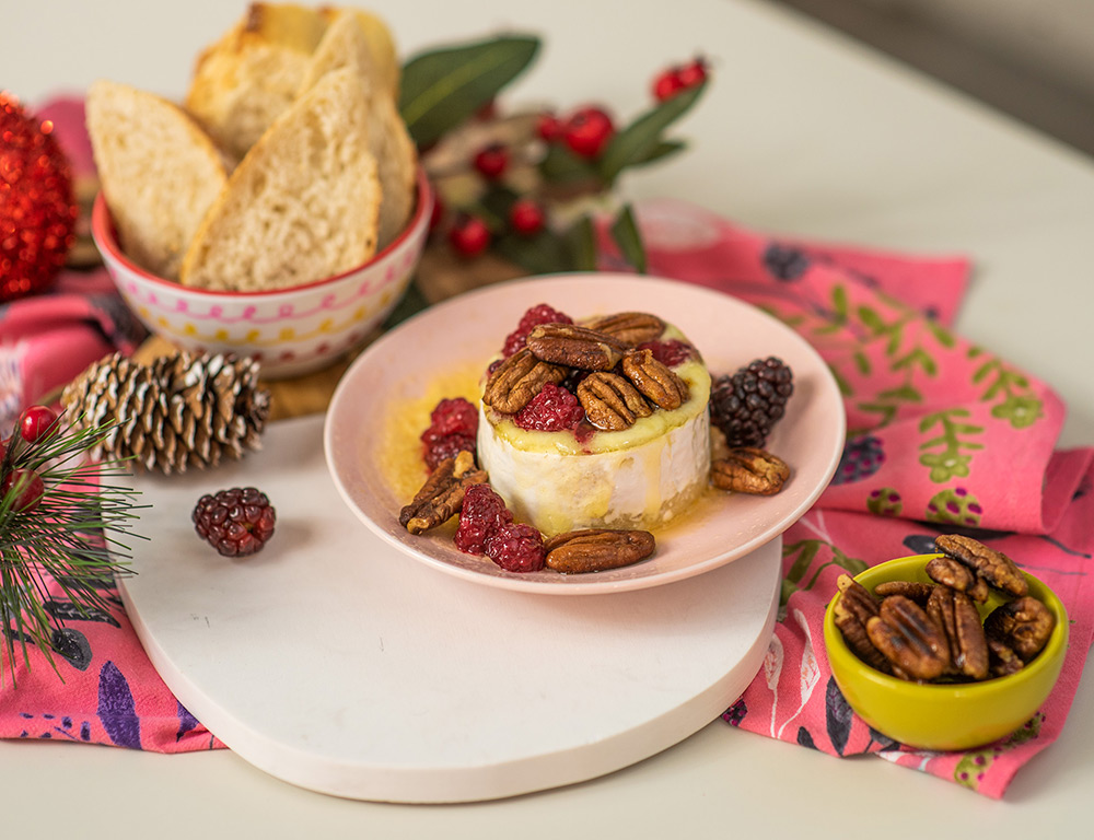 Receita de Natal: queijo camembert com pecãs e mel | O Chef e a Chata