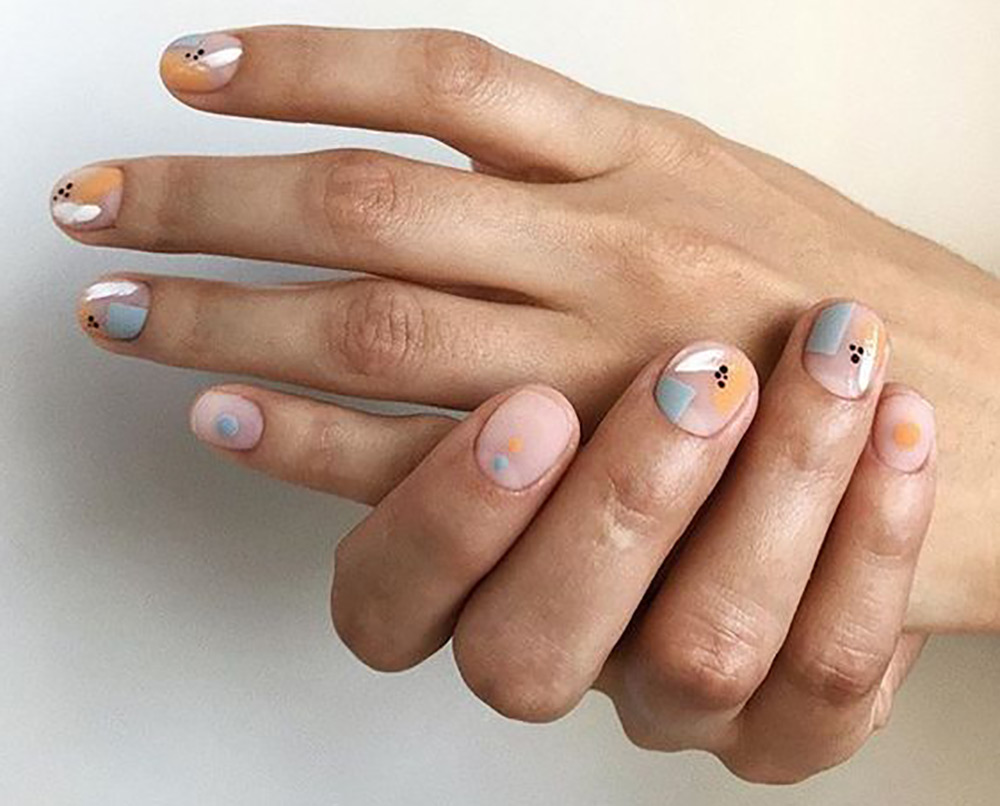 Como pintar as unhas com desenhos minimalistas